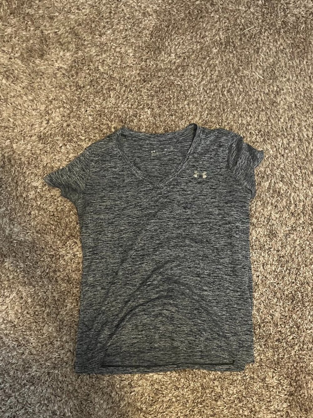 Under Armour heat gear gray t-shirt, women's small/medium.